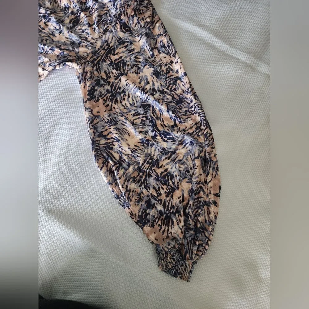 Free people go get'Em crushed velvet balloon sleeve blouse